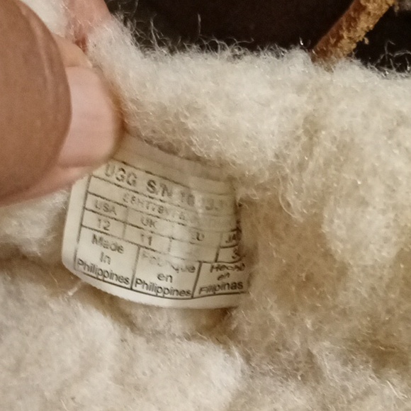 UGG SLIPER size 12 men - Picture 7 of 7